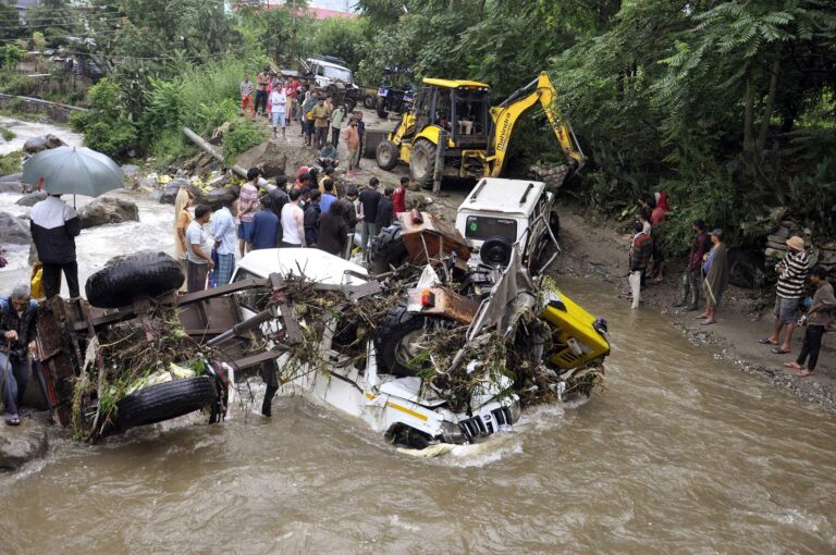 Read more about the article ਕੁੱਲੂ ਵਿਚ ਬੱਦਲ ਫਟਿਆ, ਪੁਲ ਤੇ ਮਕਾਨ ਰੁੜ੍ਹੇ