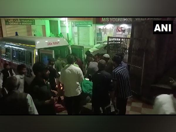 Read more about the article ਜੰਮੂ: ਕਾਰ ਡੂੰਘੀ ਖੱਡ ’ਚ ਡਿੱਗਣ ਕਾਰਨ 4 ਮੌਤਾਂ ਤੇ 8 ਜ਼ਖ਼ਮੀ