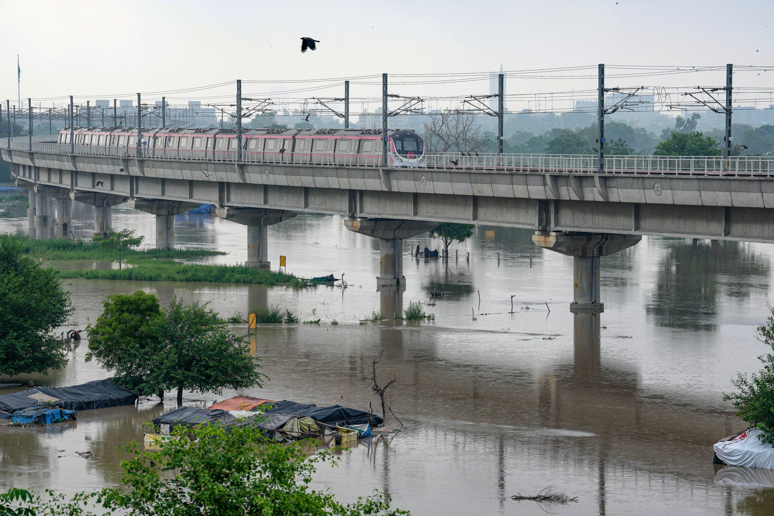 You are currently viewing ਯਮੁਨਾ ’ਚ ਪਾਣੀ ਦਾ ਪੱਧਰ 207.25 ਮੀਟਰ ਤੱਕ ਪੁੱਜਿਆ, ਹੋਰ ਵਧਣ ਦਾ ਖ਼ਦਸ਼ਾ