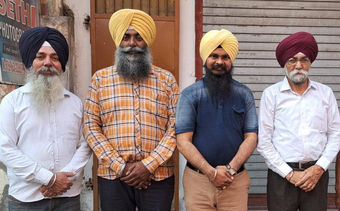 You are currently viewing ਬਾਦਲ ਪਰਿਵਾਰ ਪੀ.ਟੀ.ਸੀ ਸਿਮਰਨ ਚੈਨਲ ਸ਼੍ਰੋਮਣੀ ਕਮੇਟੀ ਨੂੰ ਸੋੰਪੇ : ਸਿੱਖ ਤਾਲਮੇਲ ਕਮੇਟੀ।