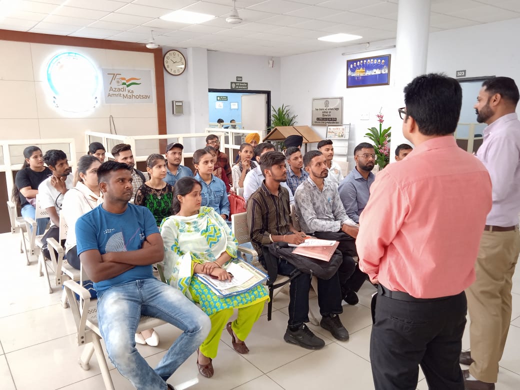 Read more about the article ਜਲੰਧਰ ਪਲੇਸਮੈਂਟ ਕੈਂਪ ’ਚ ਰੋਜ਼ਗਾਰ ਲਈ 28 ਉਮੀਦਵਾਰ ਸ਼ਾਰਟਲਿਸਟ