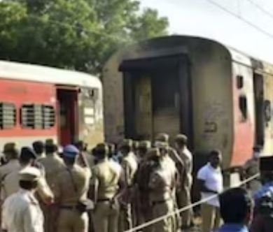 Read more about the article ਤਾਮਿਲਨਾਡੂ ‘ਚ ਵਾਪਰਿਆ ਟਰੇਨ ਹਾਦਸਾ, ਕੌਫੀ ਬਣਾਉਂਦੇ ਸਮੇਂ ਫਟਿਆ ਸਿਲੰਡਰ, ਟਰੇਨ ‘ਚ ਲੱਗੀ ਅੱਗ