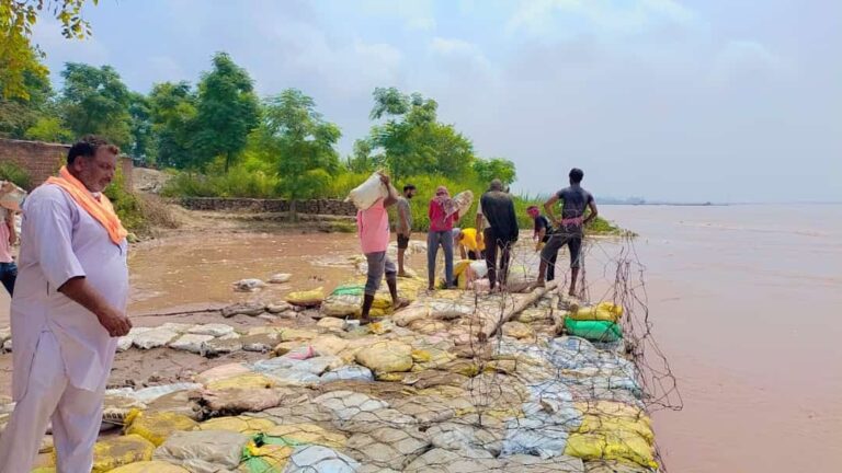 Read more about the article ਡਿਪਟੀ ਕਮਿਸ਼ਨਰ ਵਲੋਂ ਡਰੇਨਜ ਵਿਭਾਗ ਨੂੰ ਬੰਨ੍ਹ ਤੇ ਲਗਾਤਾਰ ਗਸ਼ਤ ਦੇ ਹੁਕਮ