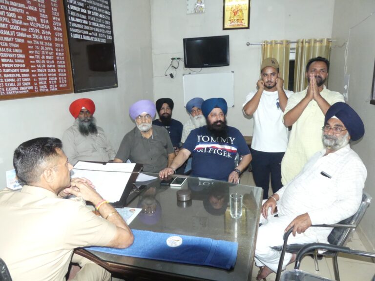 Read more about the article ਸਿੱਖ ਤਾਲਮੇਲ ਕਮੇਟੀ ਵੱਲੋਂ ਬਿਨਾਂ ਹਲਾਲ ਲਿਖੇ ਹਲਾਲ ਮੀਟ ਵੇਚਣ ਵਾਲਿਆਂ ਤੇ ਕਾਰਵਾਈ ਦੀ ਮੰਗ