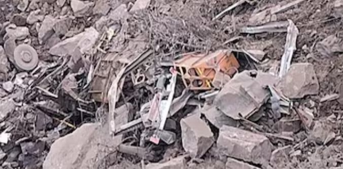 Read more about the article ਜੰਮੂ-ਸ਼੍ਰੀਨਗਰ ਰਾਸ਼ਟਰੀ ਰਾਜਮਾਰਗ ‘ਤੇ ਜ਼ਮੀਨ ਖਿਸਕਣ ਕਾਰਨ ਚਾਰ ਲੋਕਾਂ ਦੀ ਮੌਤ