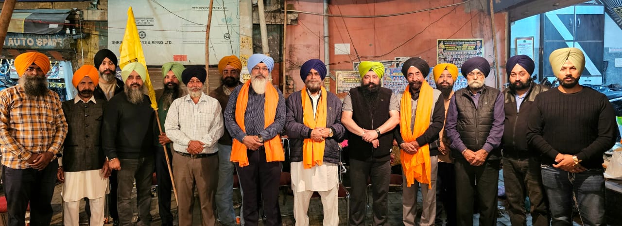 Read more about the article ਸਿੱਖ ਤਾਲਮੇਲ ਕਮੇਟੀ ਵੱਲੋਂ ਧੰਨ ਸਾਹਿਬ ਸ਼੍ਰੀ ਗੁਰੂ ਨਾਨਕ ਦੇਵ ਜੀ ਦੇ ਪ੍ਰਕਾਸ਼ ਪੁਰਬ ਤੇ ਨਿਕਲੇ ਨਗਰ ਕੀਰਤਨ ਵਿੱਚ ਲੰਗਰ ਲਗਾਏ