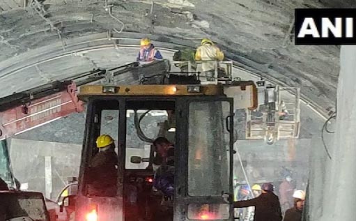 Read more about the article सुरंग से मजदूरों को निकालने की जंग जारी, बनाया जा रहा प्रोटेक्शन अंब्रेला