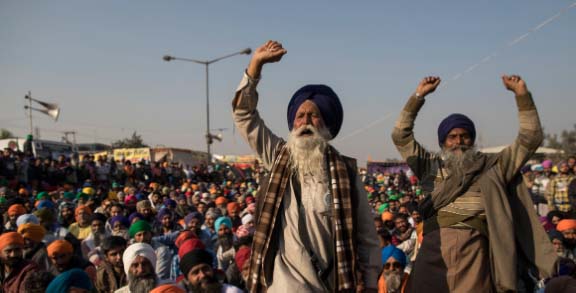 Read more about the article ਇਹਨਾਂ ਮੁੱਖ ਮੰਗਾਂ ਨੂੰ ਲੈਕੇ ਕਿਸਾਨਾਂ ਨੇ ਮੁੜ ਸ਼ੁਰੂ ਕੀਤਾ ਹੈ ਪ੍ਰਦਰਸ਼ਨ