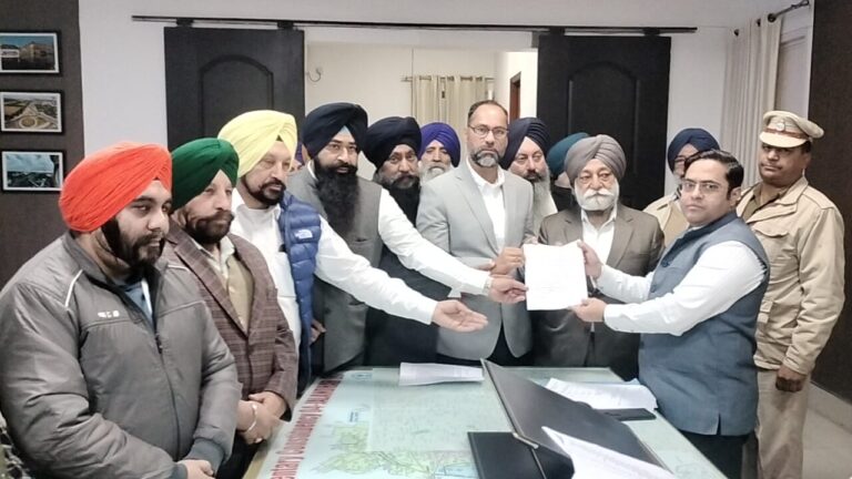 Read more about the article ਸਰਕਾਰ ਚੋਣਾਂ ਤੋਂ ਪਹਿਲਾਂ ਕੀਤੇ ਮੁਲਾਜ਼ਮਾਂ ਨਾਲ ਵਾਅਦਿਆਂ ਨੂੰ ਪੂਰਾ ਕਰੇ – ਟੀਨੂੰ,ਚੰਨੀ