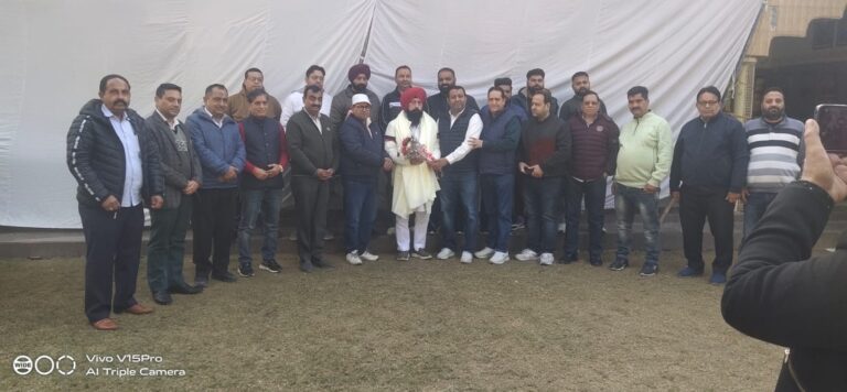 Read more about the article ਸ੍ਰੀ ਕ੍ਰਿਸ਼ਨਾ ਵੈਲਫੇਅਰ ਸੋਸਾਇਟੀ ਵੱਲੋਂ ਸਰਦਾਰ ਭਾਟੀਆ ਦਾ ਕੀਤਾ ਗਿਆ ਸਨਮਾਨ