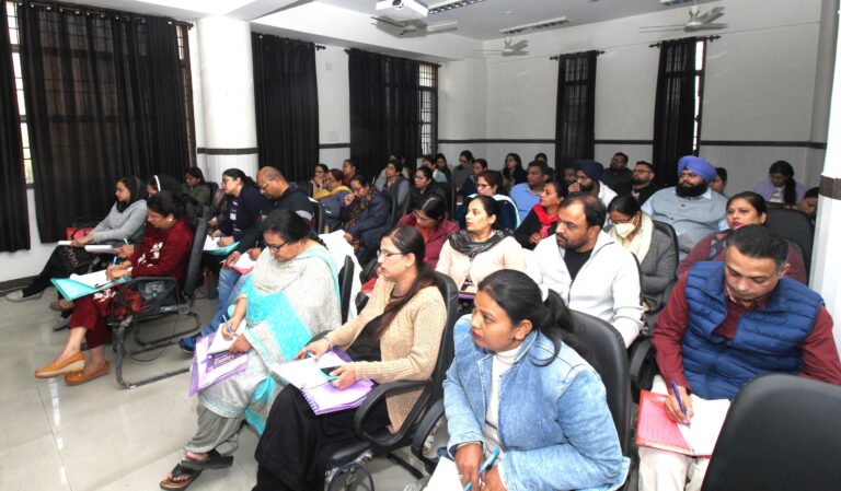 Read more about the article ਮੈਡੀਕਲ ਅਫ਼ਸਰਾਂ ਅਤੇ ਪੈਰਾ ਮੈਡੀਕਲ ਸਟਾਫ਼ ਦੀ ਤਿੰਨ ਦਿਨਾਂ ਕੁਆਲਟੀ ਐਸ਼ੂਰੈਂਸ ਟ੍ਰੇਨਿੰਗ ਦੀ ਸ਼ੁਰੂਆਤ