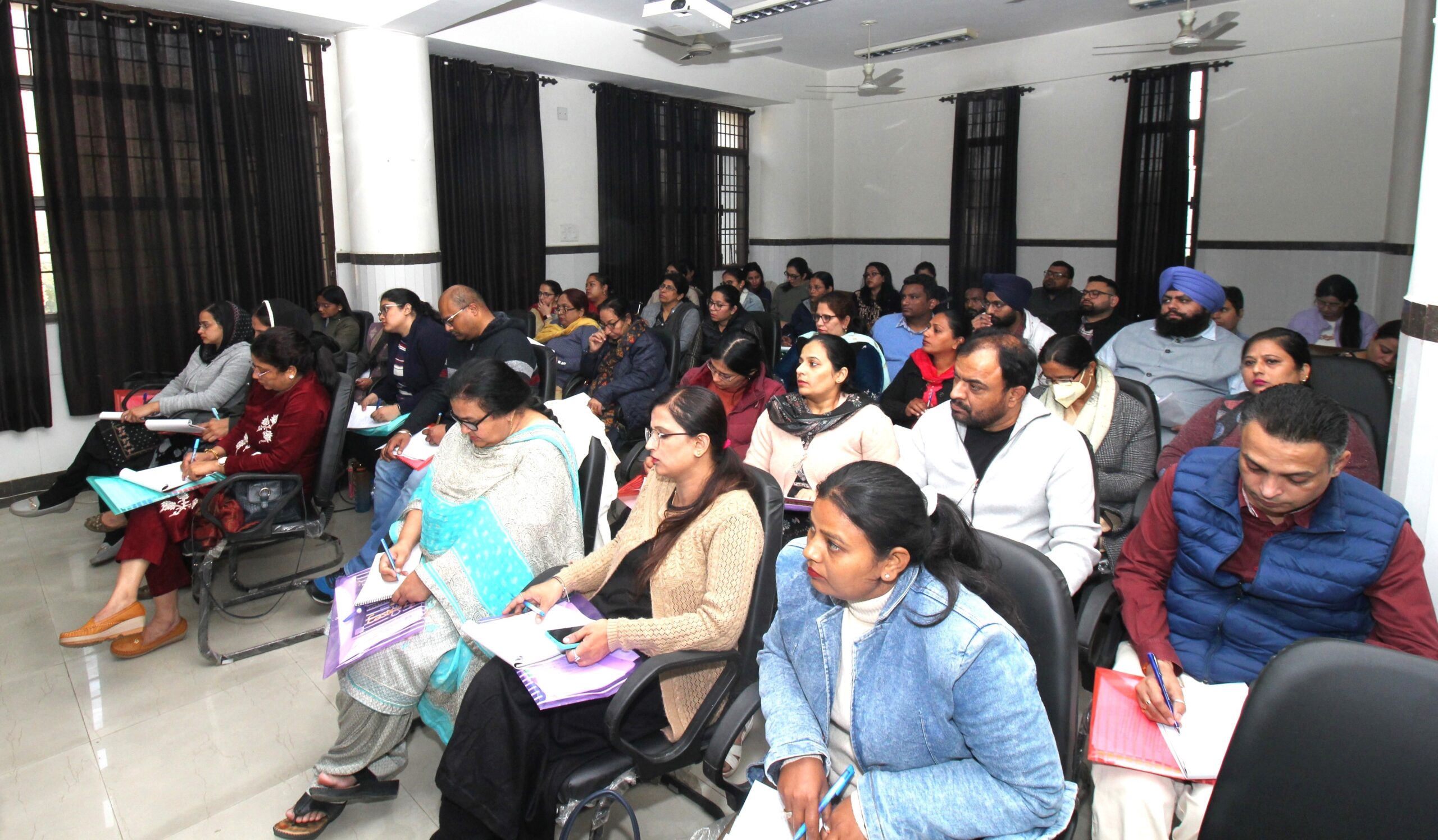 Read more about the article ਮੈਡੀਕਲ ਅਫ਼ਸਰਾਂ ਅਤੇ ਪੈਰਾ ਮੈਡੀਕਲ ਸਟਾਫ਼ ਦੀ ਤਿੰਨ ਦਿਨਾਂ ਕੁਆਲਟੀ ਐਸ਼ੂਰੈਂਸ ਟ੍ਰੇਨਿੰਗ ਦੀ ਸ਼ੁਰੂਆਤ