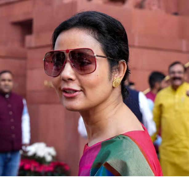 Read more about the article सांसद महुआ मोइत्रा को लोकसभा से निष्कासित कर दिया गया