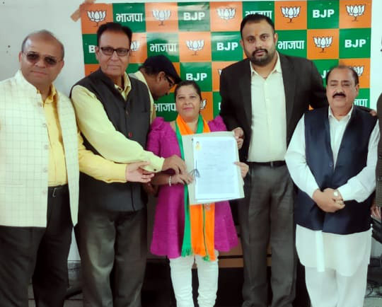 Read more about the article ਨਿਗਮ ਚੋਣ ਲਈ ਵਾਰਡ 45 ਰਿਤਿਕਾ ਭਗਤ ਨੇ ਦਿੱਤਾ ਪੱਤਰ