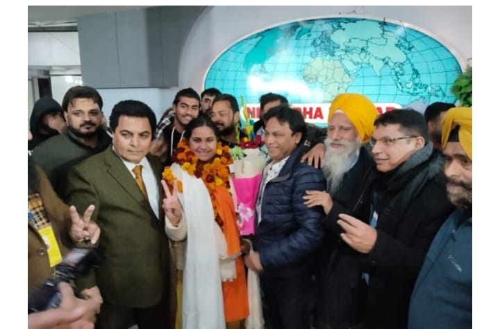 Read more about the article NRI ਸਭਾ ਦੀ ਪ੍ਰਧਾਨ ਬਣੀ: ਪਰਵਿੰਦਰ ਕੌਰ