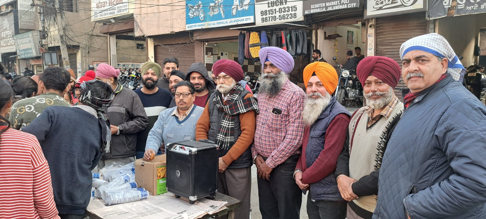 You are currently viewing ਸਿੱਖ ਤਾਲਮੇਲ ਕਮੇਟੀ ਤੇ ਟੂ ਵੀਲਰ ਐਸੋਸੀਏਸ਼ਨ ਵੱਲੋਂ ਸ਼ਹੀਦ ਬਾਬਾ ਦੀਪ ਸਿੰਘ ਜੀ ਦੇ ਜਨਮ ਦਿਹਾੜੇ ਤੇ ਲੰਗਰ ਲਗਾਏ ਗਏ