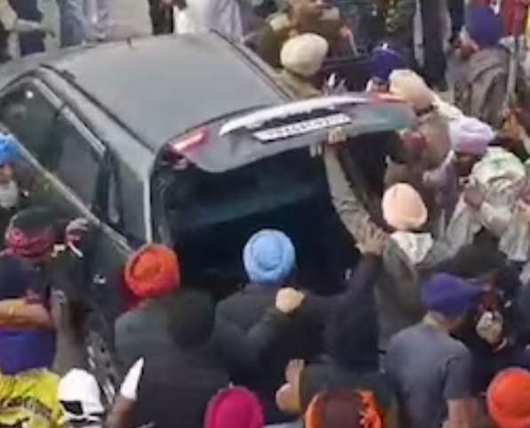 Read more about the article ਪਹੂਵਿੰਡ ਸਾਹਿਬ ਵਿਖੇ ਸਿੱਖ ਜਥੇਬੰਦੀਆਂ ਤੇ ਮੇਲਾ ਪ੍ਰਬੰਧਕਾਂ ਵਿਚਾਲੇ ਹੋਈ ਝੜਪ