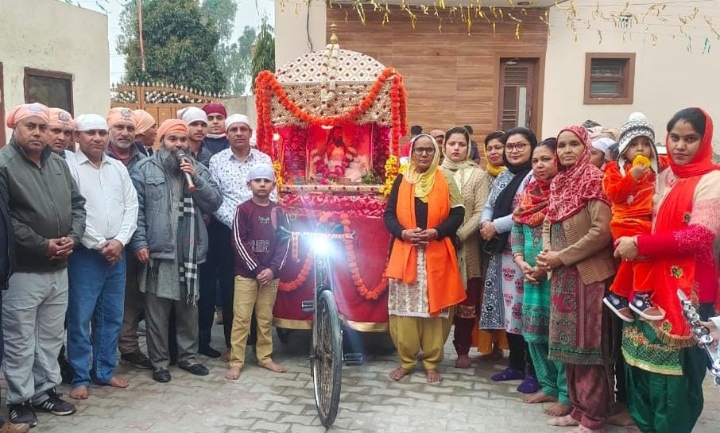 Read more about the article ਸਤਿਗੁਰੂ ਰਵਿਦਾਸ ਮਹਾਰਾਜ ਜੀ ਦੇ 647ਵੇਂ ਪ੍ਰਕਾਸ਼ ਉਤਸਵ ਮੌਕੇ ਪ੍ਰਭਾਤ ਫੇਰੀ ਸਤਿਗੁਰੂ ਰਵਿਦਾਸ ਧਰਮਸ਼ਾਲਾ ਵਡਾਲਾ ਤੋਂ ਸ਼ੁਰੂ