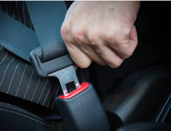 Read more about the article ਕਾਰ ਜਾਂ ਹੋਰ ਚਾਰ ਪਹੀਆ ਵਾਹਨ ਵਿੱਚ ਡਰਾਈਵਰ ਦੇ ਨਾਲ ਜਾਂ ਪਿੱਛੇ ਬੈਠਣ ਵਾਲੇ ਲੋਕਾਂ ਲਈ ਸੀਟ ਬੈਲਟ ਜ਼ਰੂਰੀ