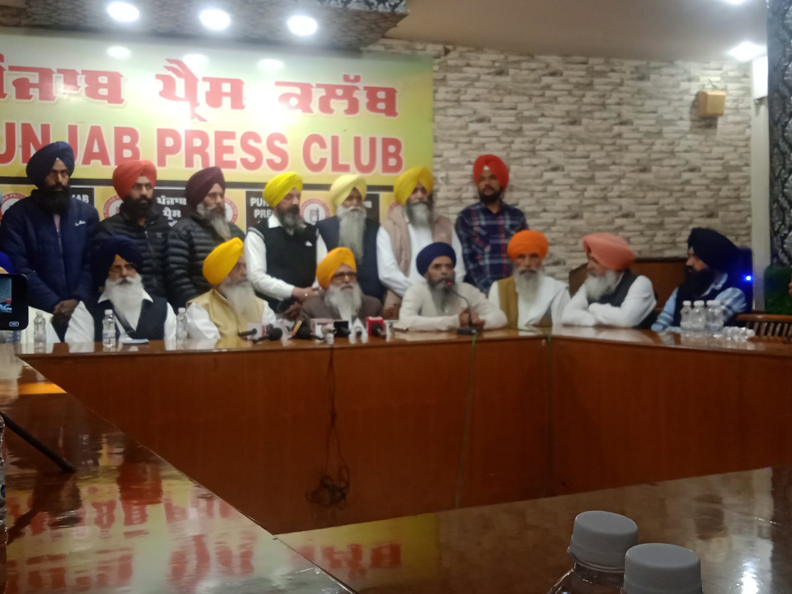 Read more about the article ਕੱਲ੍ਹ ਸ. ਸੁਖਦੇਵ ਸਿੰਘ ਢੀਂਡਸਾ ਨੇ ਸ੍ਰੀ ਅਕਾਲ ਤਖ਼ਤ ਸਾਹਿਬ ਤੇ ਚੁੱਕੀਆਂ ਸਹੁੰਆਂ