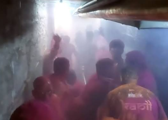 Read more about the article ਮਹਾਕਾਲ ਮੰਦਰ ‘ਚ ਭਸਮ ਆਰਤੀ ਦੌਰਾਨ ਗਰਭ ਗ੍ਰਹਿ ‘ਚ ਲੱਗੀ ਅੱਗ