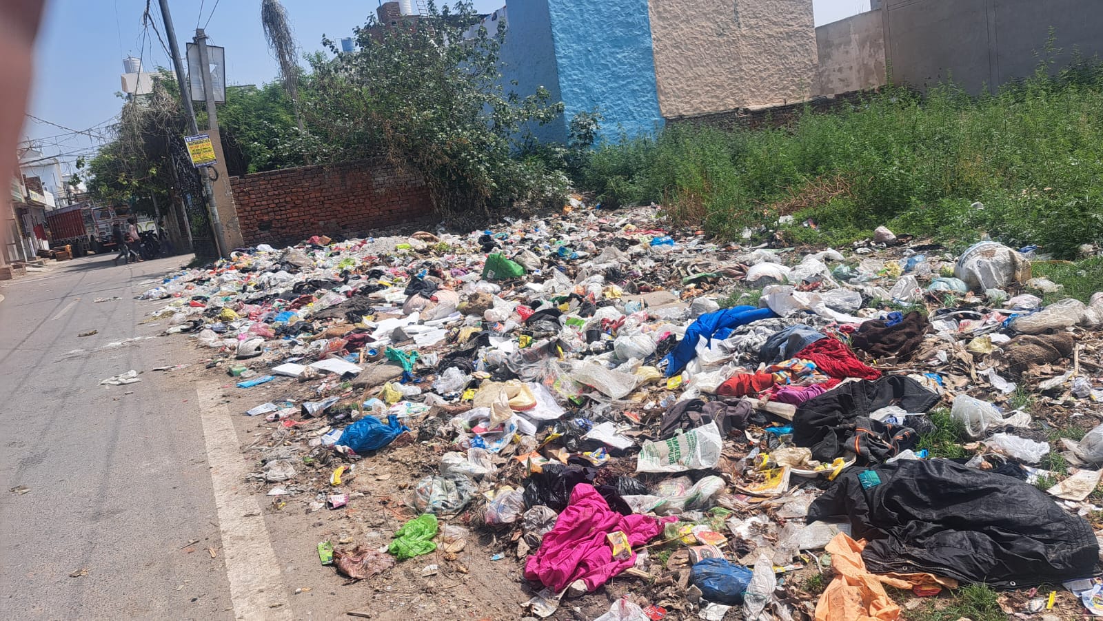 Read more about the article सिल्वर हाइट अपार्टमेंट नजदीक कूड़े का ढेर