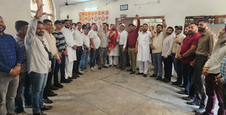 Read more about the article सन्नी शर्मा की टीम ने सुशील कुमार रिंकू को लोकसभा प्रत्याशी बनने पर दी बधाई