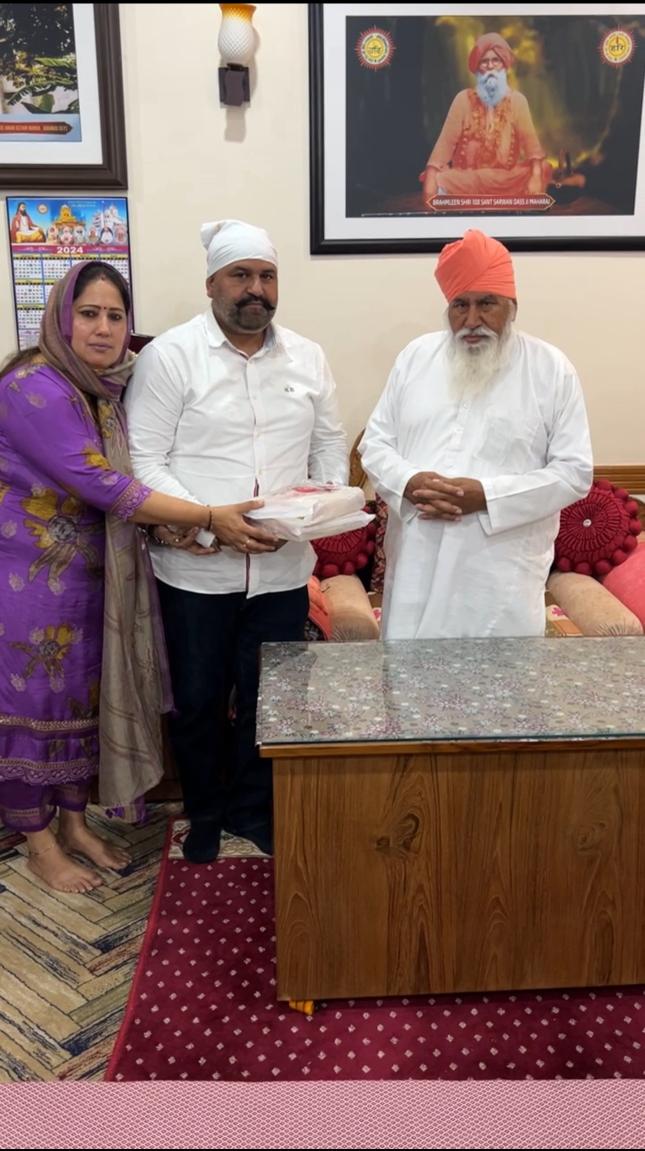 Read more about the article सांसद सुशील रिंकू परिवार सहित डेरा सचखंड बल्लां में नतमस्तक हुए