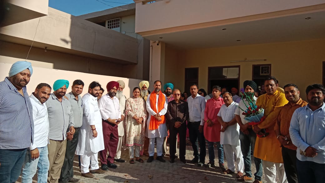 You are currently viewing पवन कुमार टीनू को लोकसभा की टिकट मिलने पर दी बधाई