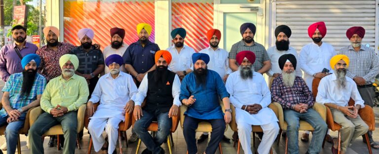 Read more about the article ਸਿੱਖ ਸੰਗਤਾਂ ਸਿੱਖ ਸਰੋਕਾਰਾਂ (ਮੁੱਦਿਆਂ) ਦੀ ਗੱਲ ਕਰਨ ਵਾਲੇ ਉਮੀਦਵਾਰ ਨੂੰ ਵੋਟ ਪਾਉਣ–ਸਿੱਖ ਜਥੇਬੰਦੀਆਂ