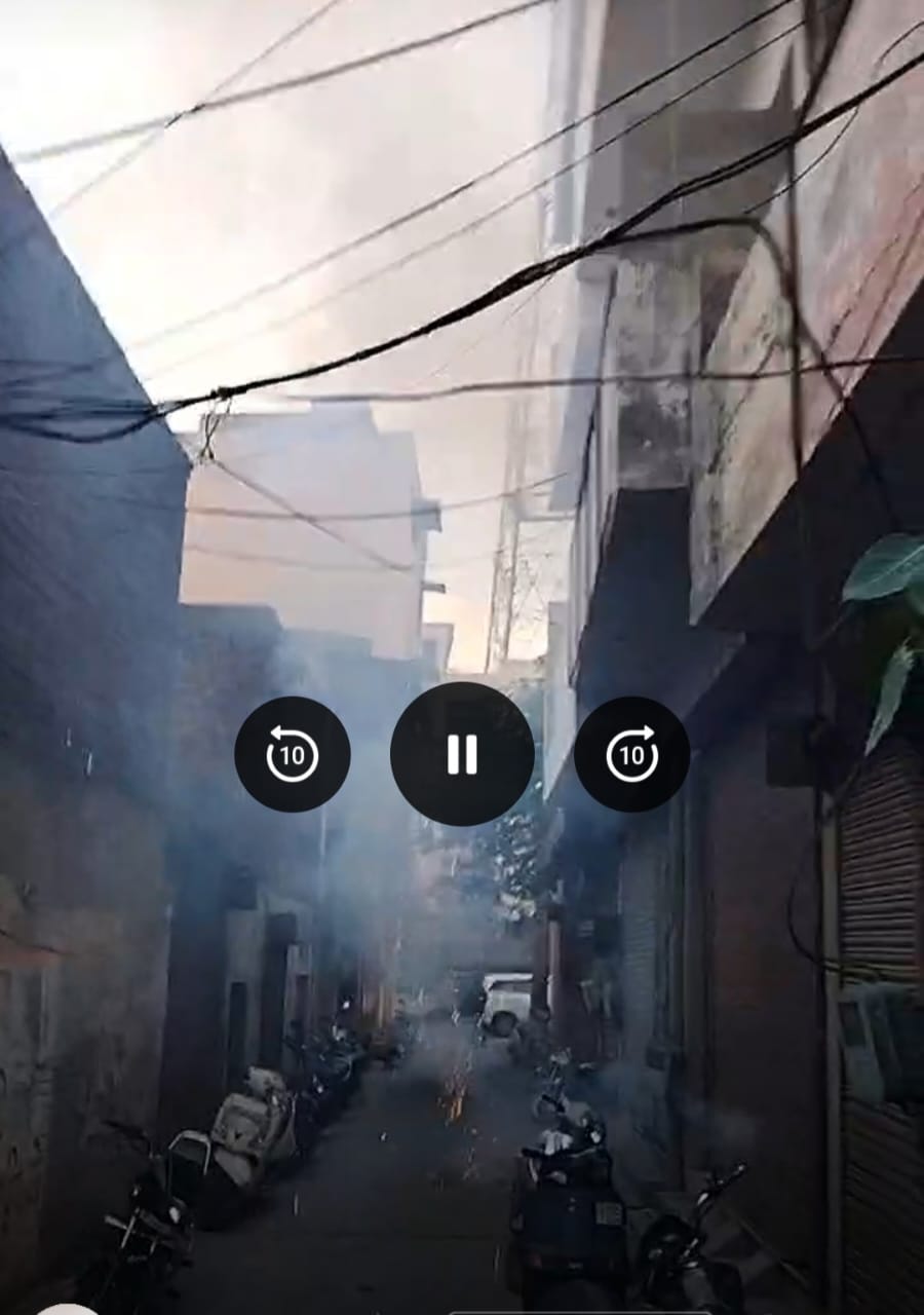 You are currently viewing जालंधर बेस्ट में खुशी का माहौल देख, लोगो के जान डाला खतरे में