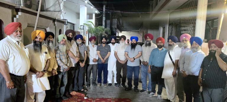 Read more about the article ਵੱਖ ਵੱਖ ਪਾਰਟੀਆਂ ਦੇ ਨੁਮਾਇੰਦੇ ਸਿੱਖ ਕੌਮ ਦੀ ਮਾਨ ਮਤੀਆਂ ਮਰਿਆਦਾਵਾਂ ਬਾਰੇ ਵੱਧ ਘੱਟ ਬੋਲਣ ਤੋਂ ਗੁਰੇਜ਼ ਕਰਨ- ਸਿੱਖ ਤਾਲਮੇਲ ਕਮੇਟੀ