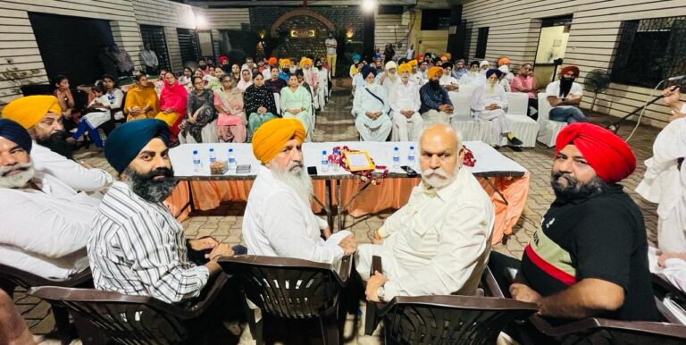 Read more about the article ਮਹਿੰਦਰ ਸਿੰਘ ਕੇਪੀ ਦੇ ਹੱਕ ਚ ਅਮਰ ਗਾਰਡਨ ਵਿਖੇ ਮੀਟਿੰਗ