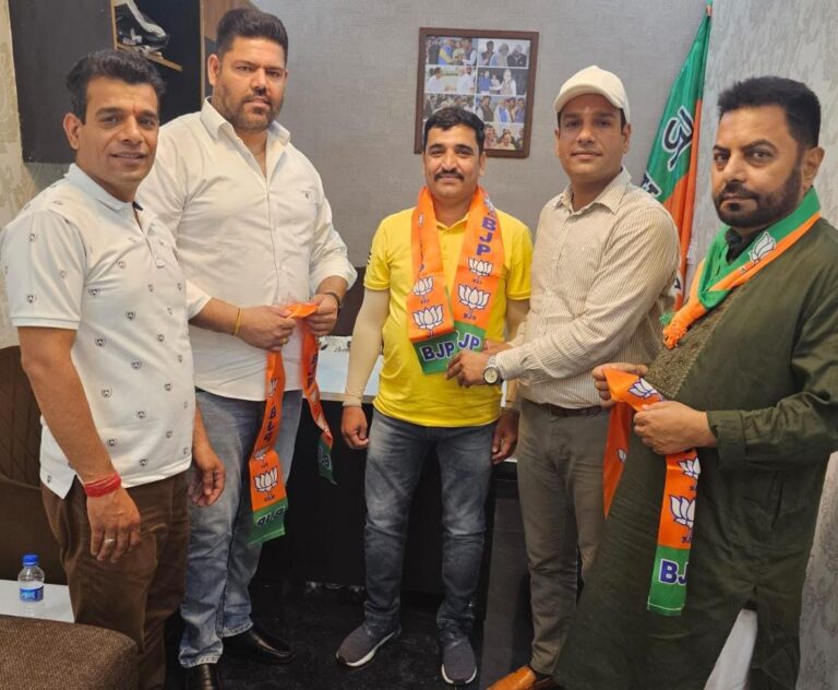 Read more about the article सन्नी शर्मा ने भाजपा स्पोर्ट्स सेल की जालंधर देहाती जिला टीम का किया विस्तार