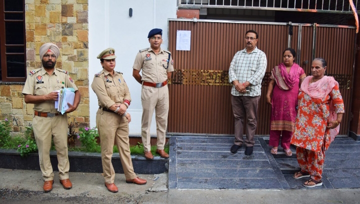 Read more about the article ਕੁਝ ਦਿਨ ਪਹਿਲਾਂ 21 ਕਿਲੋ ਅਫੀਮ ਸਮੇਤ ਦੋਸ਼ੀ ਕੀਤਾ ਸੀ ਕਾਬੂ