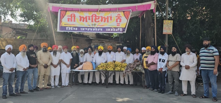 Read more about the article ਸਿੱਖ ਤਾਲਮੇਲ ਕਮੇਟੀ ਵੱਲੋਂ ਸ਼ਤਾਬਦੀ ਵਹੀਰ ਵਿੱਚ ਸ਼ਾਮਿਲ ਸੰਗਤਾਂ ਦਾ ਫੁੱਲਾਂ ਨਾਲ ਸਵਾਗਤ