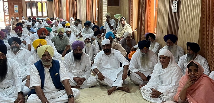 Read more about the article ਸ਼੍ਰੋਮਣੀ ਅਕਾਲੀ ਦਲ ਸੁਧਾਰ ਲਹਿਰ ਦੀ ਪਲੇਠੀ ਮੀਟਿੰਗ ਵਿੱਚ ਸੰਗਤ ਨੇ ਭਰੀ ਵੱਡੀ ਹਾਜਰੀ