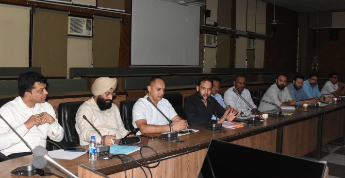 Read more about the article ਖ਼ਰੀਦ ਯਕੀਨੀ ਬਣਾਉਣ ਲਈ ਪੂਰੀ ਤਰ੍ਹਾਂ ਤਿਆਰ : ਡਿਪਟੀ ਕਮਿਸ਼ਨਰ