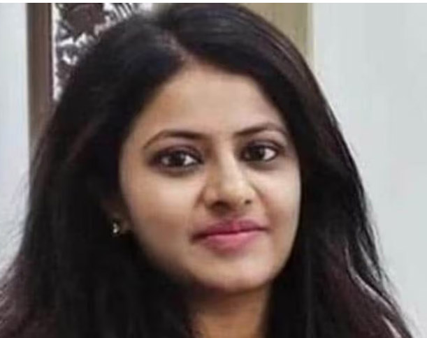 Read more about the article एम्स में अपनी विकलांगता जांच कराने को तैयार हूं, पूजा खेडकर ने दिल्ली HC से कहा