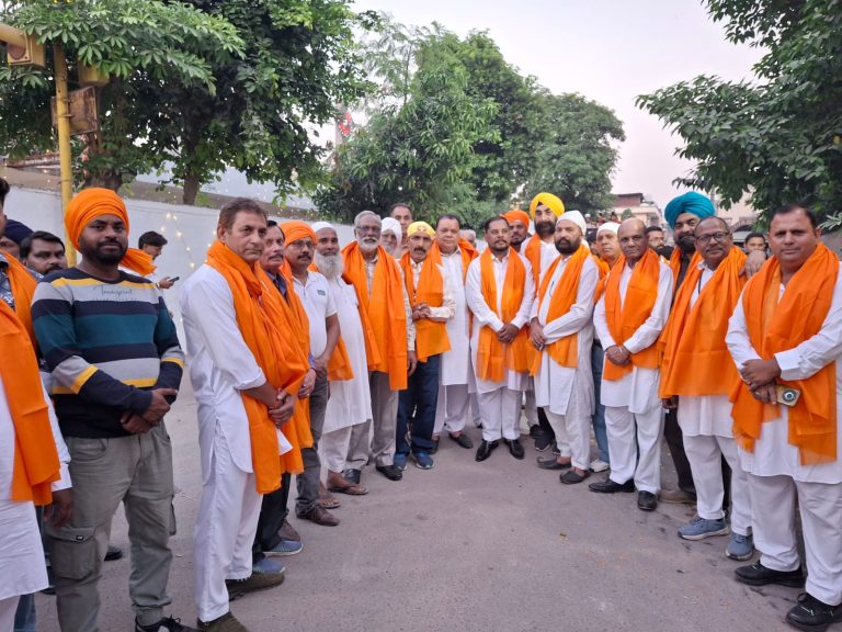 Read more about the article ਗੜਾ ਵਿਖੇ ਭਗਵਾਨ ਵਾਲਮੀਕੀ ਜੀ ਦੇ ਜਨਮ ਦਿਵਸ ਤੇ ਵਿਸ਼ਾਲ ਸ਼ੋਭਾ ਯਾਤਰਾ ਕੱਢੀ ਗਈ