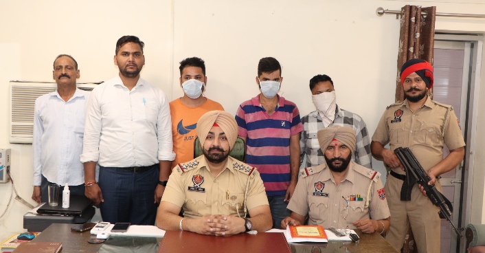 Read more about the article ਕਮਿਸ਼ਨਰੇਟ ਪੁਲਿਸ ਨੇ ਤਿੰਨ ਲੁਟੇਰਿਆਂ ਨੂੰ ਕੀਤਾ ਕਾਬੂ