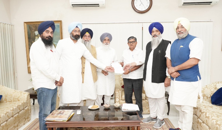 Read more about the article ਸ੍ਰੋਮਣੀ ਅਕਾਲੀ ਦਲ ਦੇ ਆਤਮਘਾਤੀ ਫੈਸਲੇ ਕਰਕੇ ਅੱਜ ਕਾਲਾ ਦਿਨ