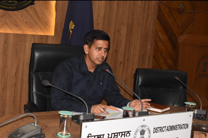 Read more about the article डी.ए.पी खाद की जमाखोरी एवं कालाबाजारी पर कड़ी नजर रखने के दिए निर्देश