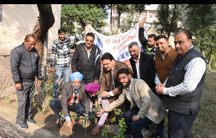 Read more about the article चेयरमैन द्वारा स्कूलों में किचन गार्डन और सार्वजनिक वितरण प्रणाली की सख्त निगरानी पर जोर