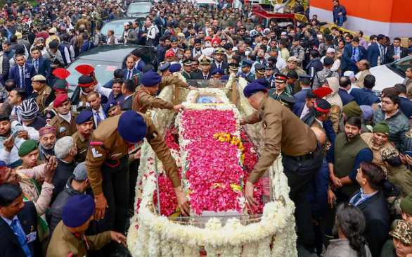 Read more about the article मनमोहन सिंह के अंतिम संस्कार पर बढ़ा विवाद