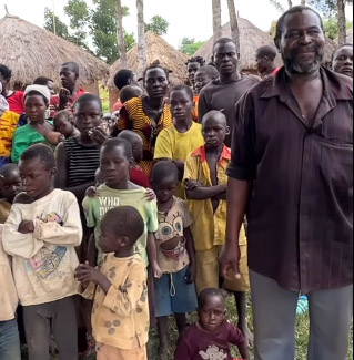 Read more about the article ਵਿਅਕਤੀ ਕੁੱਲ 578 ਪੋਤੇ-ਪੋਤੀਆਂ ਦਾ ਦਾਦਾ ਅਤੇ ਨਾਨਾ