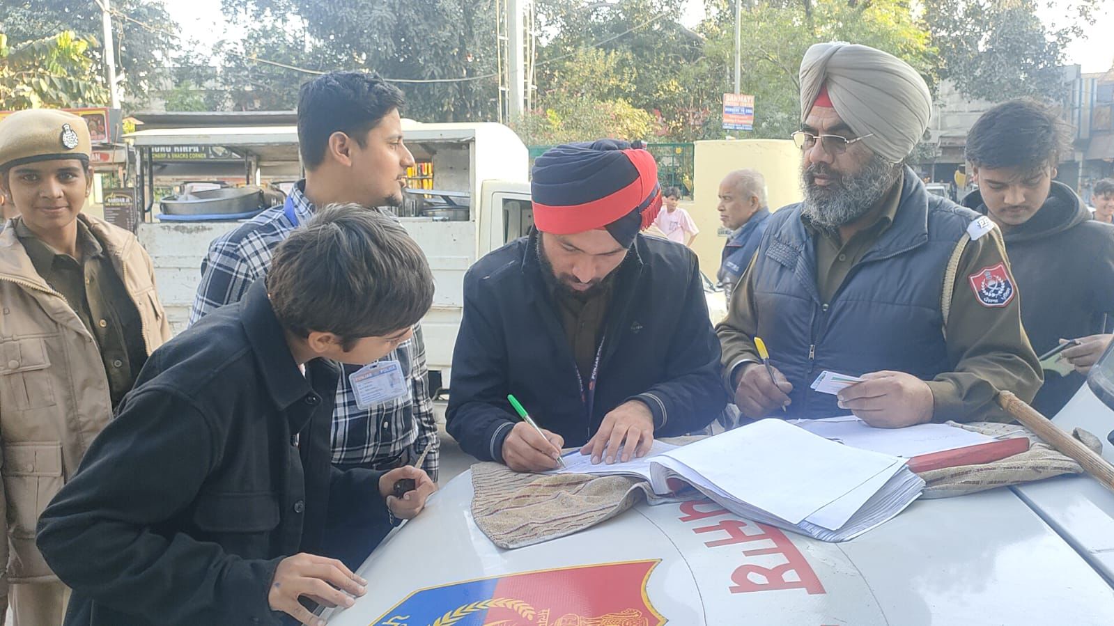 You are currently viewing यातायात उल्लंघन और छेड़छाड़ के खिलाफ विशेष अभियान चलाया