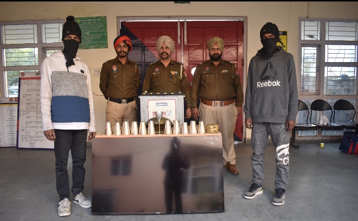 Read more about the article ਪੁਲਿਸ ਨੇ ਚੋਰਾਂ ਦੇ ਗਿਰੋਹ ਦਾ ਕੀਤਾ ਪਰਦਾਫਾਸ਼