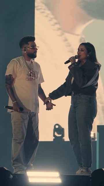 Read more about the article ਵਿੱਕੀ ਕੌਸ਼ਲ ਤੇ ਪਰਿਨੀਤੀ ਚੋਪੜਾ,ਕਰਨ ਔਜਲਾ ਨਾਲ ਸਟੇਜ ’ਤੇ ਨਜ਼ਰ ਆਏ