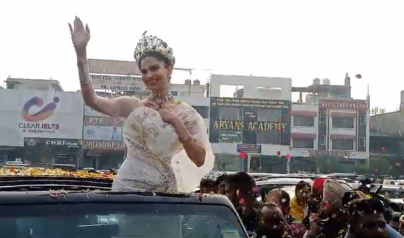 You are currently viewing ਬੈਂਕਾਕ ‘ਚ ਮਿਸ ਗ੍ਰੈਂਡ ਇੰਟਰਨੈਸ਼ਨਲ ਦਾ ਖਿਤਾਬ ਜਿੱਤਣ ਤੋਂ ਬਾਅਦ ਰੇਚਲ ਗੁਪਤਾ